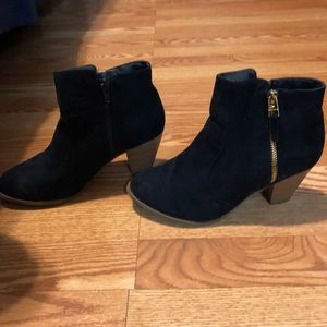 ✨SOLD Navy booties with fashion gold zipper